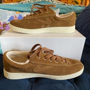 Tretorn women’s size 9 gently used